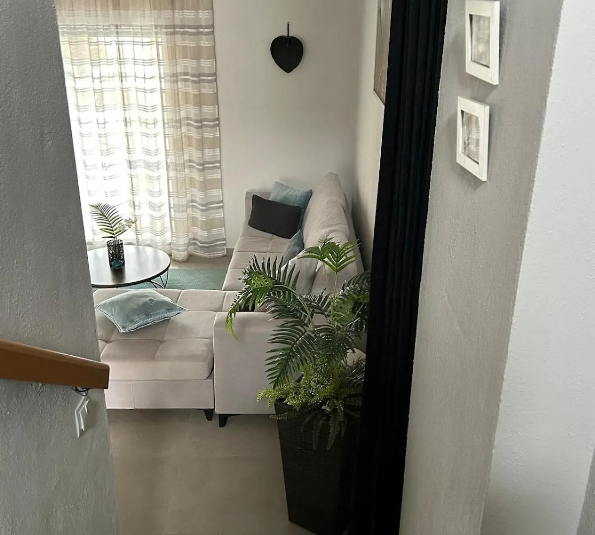 Luxurious 2-Bedroom, 2-Bathroom Duplex Nikiti
