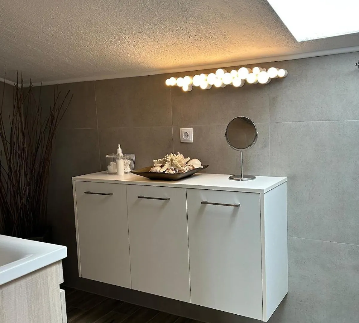 Luxurious 2-Bedroom, 2-Bathroom Duplex Nikiti